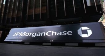 jpmorgan-slashing-500-jobs