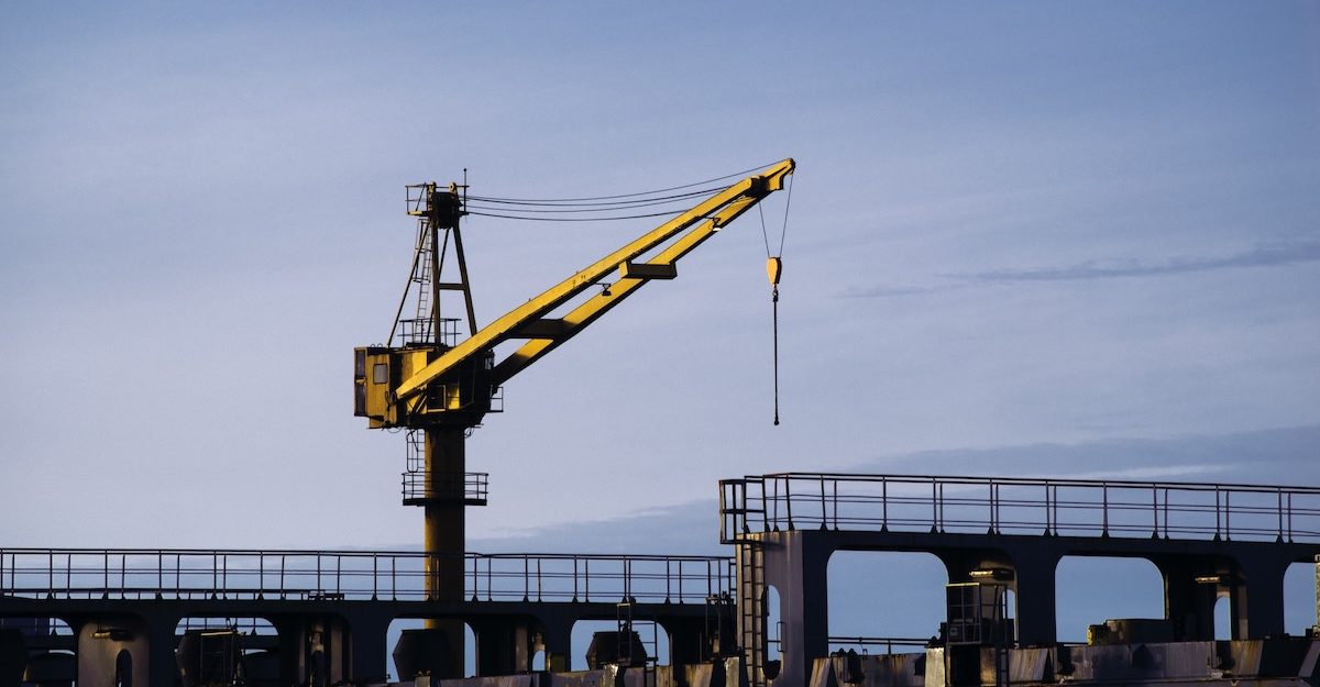 A shipyard construction crane used for building vessels, like those constructed at Heddle Shipyards in Canada.