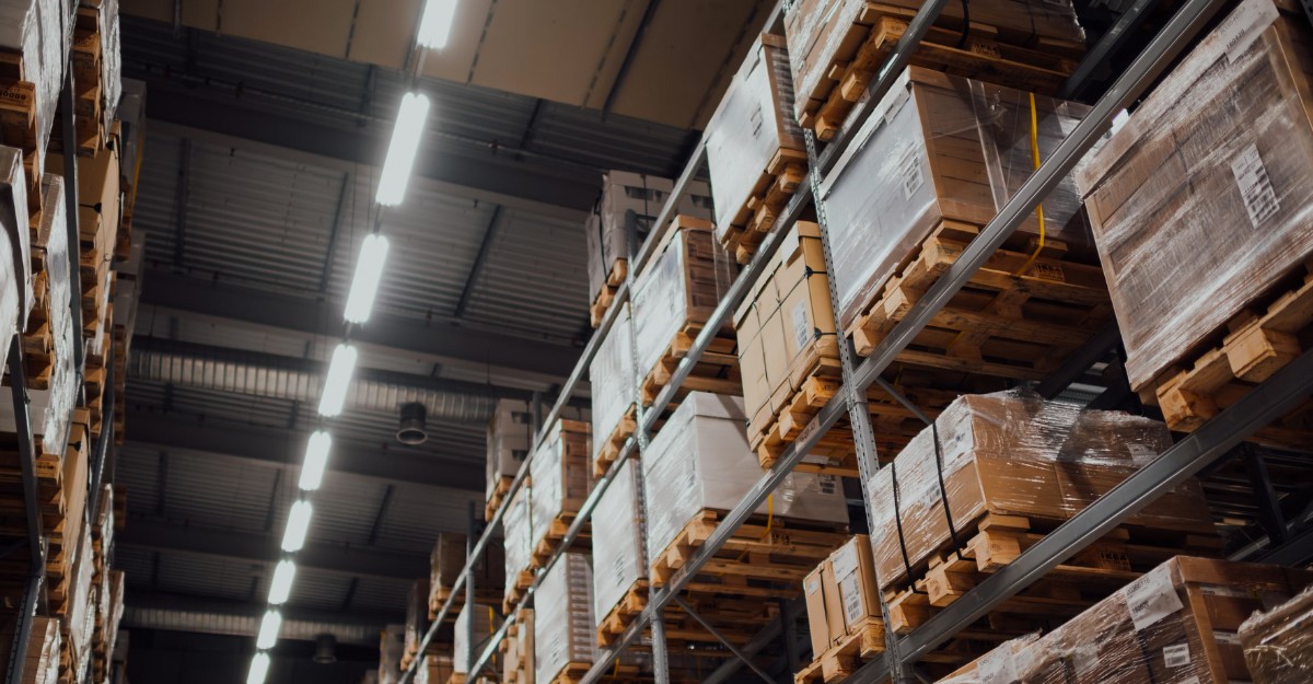 A photo of boxes in a warehouse. (Photo: CHUTTERSNAP / Unsplash)