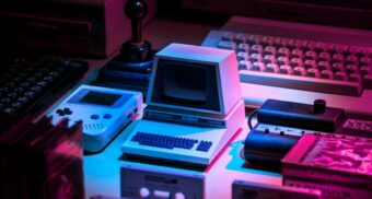 A photo of various video game consoles. (Photo: Lorenzo Herrera / Unsplash)