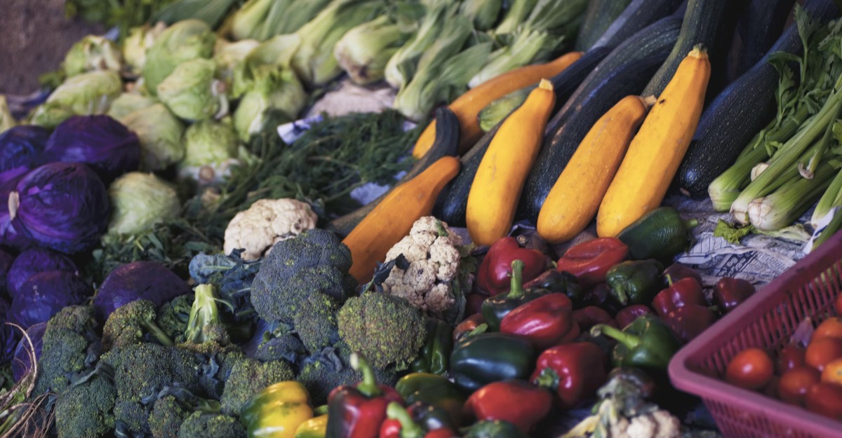 A photo of produce at a grocery store. (Photo: Alexandr Podvalny / Unsplash)