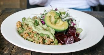 A photo of a colourful dish at a restaurant. (Photo: Prudence Earl / Unsplash)