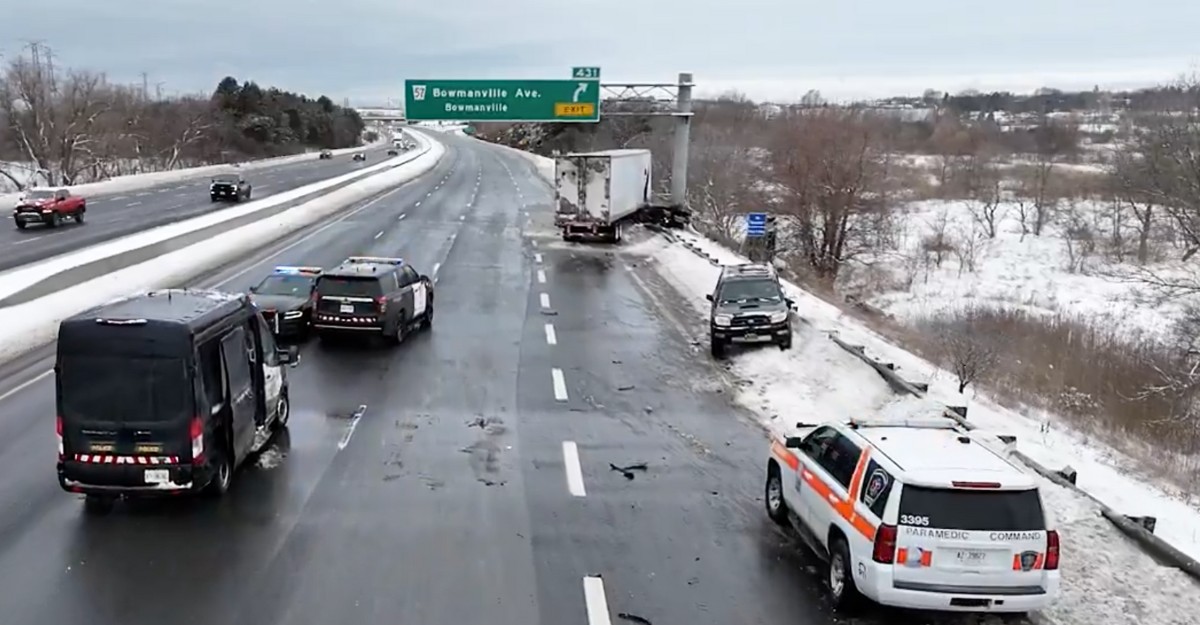 An aerial photo of a three-vehicle crash in the westbound lanes of Highway 401 in Bowmanville. (Photo: OPP_HSD / X/Twitter)