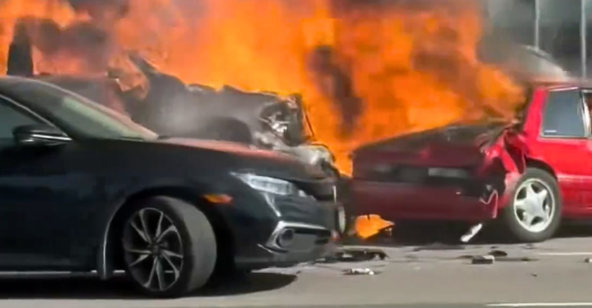 fatal-fiery-gardiner-crash-toronto-july-2025 A screenshot taken from footage of a fiery multi-vehicle collision on the Gardiner Expressway in Toronto on July 8, 2025. (Photo: 6BuzzTV / X/Twitter)