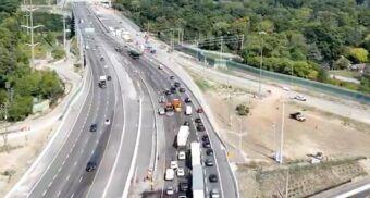 An aerial screenshot of a collision on the Toronto-bound QEW just past Mississauga Road. (Photo: OPP_HSD / X/Twitter)