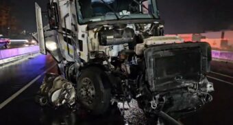 tractor-trailer-collision-hwy-401-mississauga-october-2025 A badly damaged tractor-trailer on Highway 401 near Winston Churchill Boulevard in Mississauga. (Photo: @OPP_HSD / X/Twitter)
