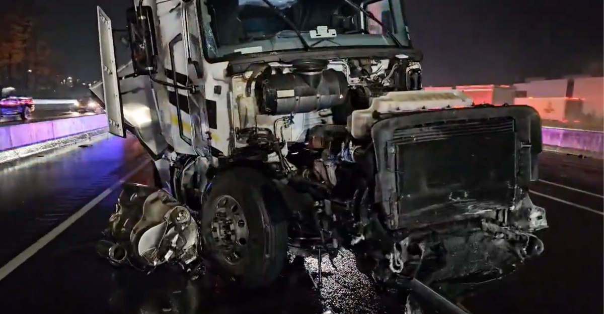 tractor-trailer-collision-hwy-401-mississauga-october-2025 A badly damaged tractor-trailer on Highway 401 near Winston Churchill Boulevard in Mississauga. (Photo: @OPP_HSD / X/Twitter)