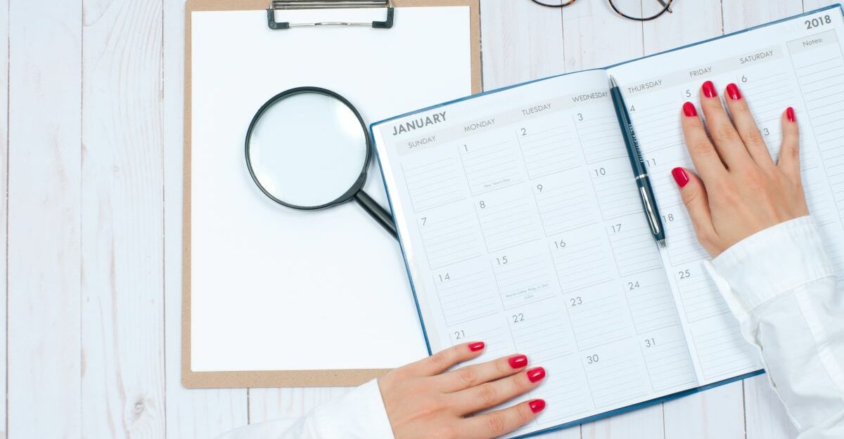 Fixed-term Employment contract in BC with calendar showing a defined time period