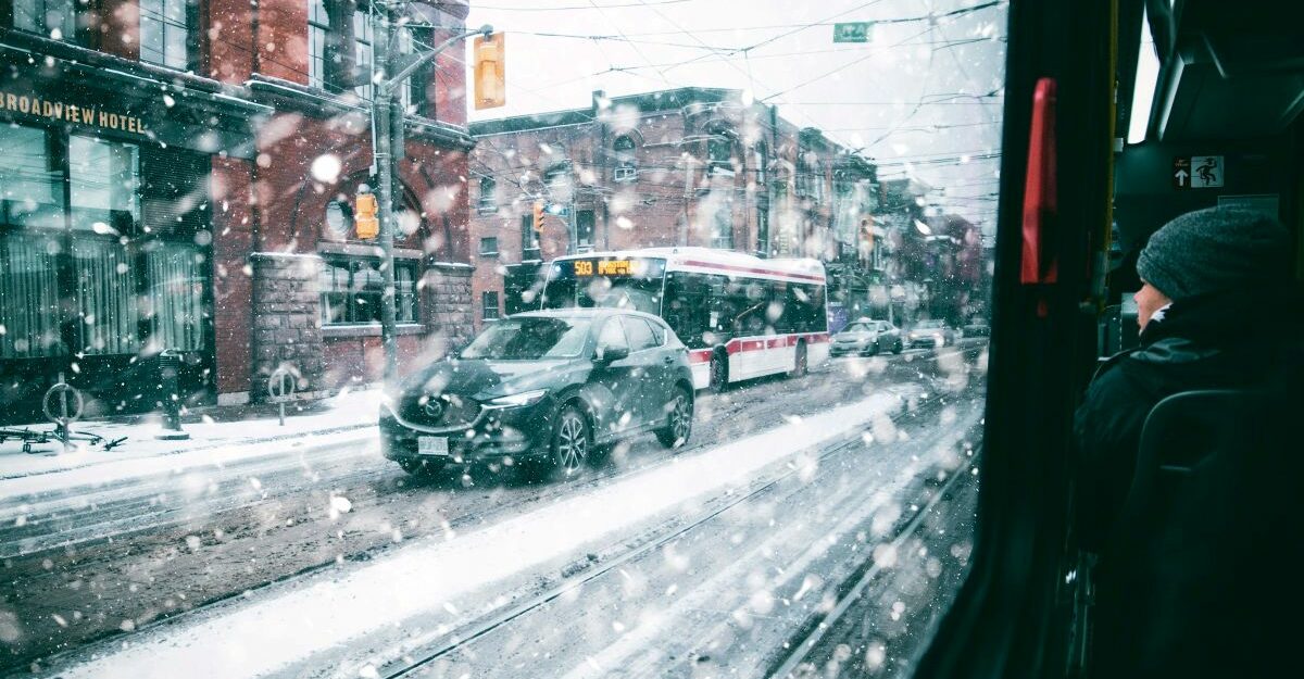 Ontario employees commuting during a snowstorm and inclement weather