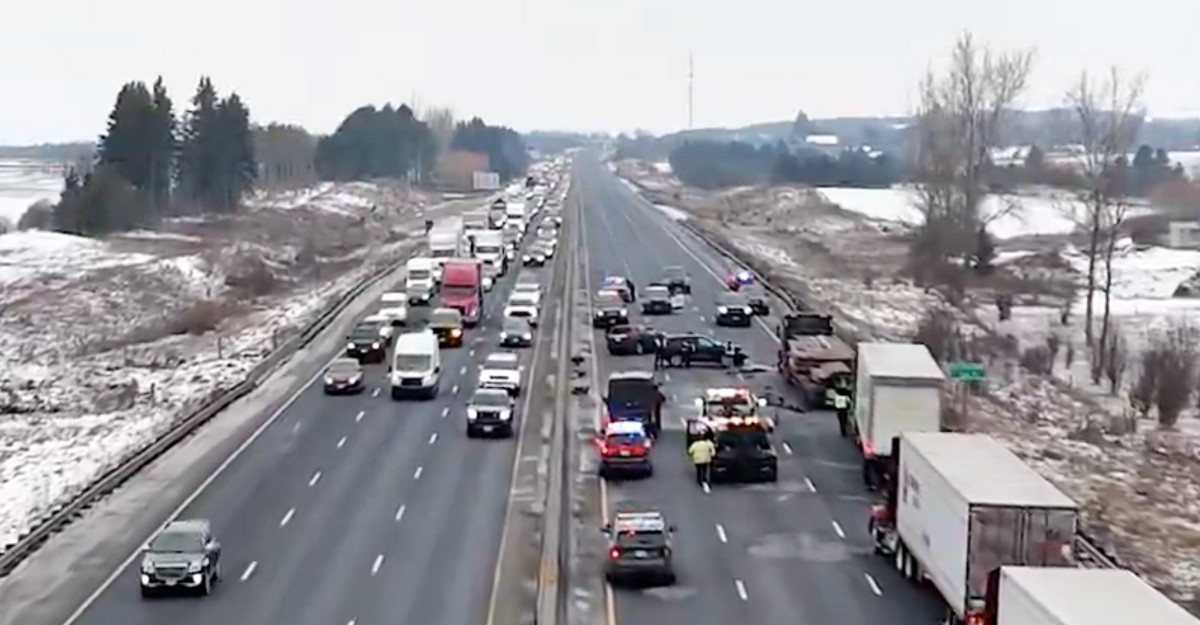 A 3-vehicle crash in the northbound lanes of Highway 400 in Bradford on Jan. 13, 2026. (Photo: @OPP_HSD / X/Twitter)