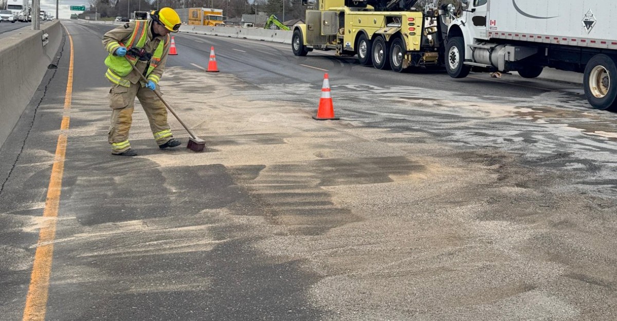 Emergency crews clean a diesel spill caused by a multi-vehicle collision on Highway 401 in Oshawa on April 29, 2026. (Photo: @OPP_HSD / X/Twitter)