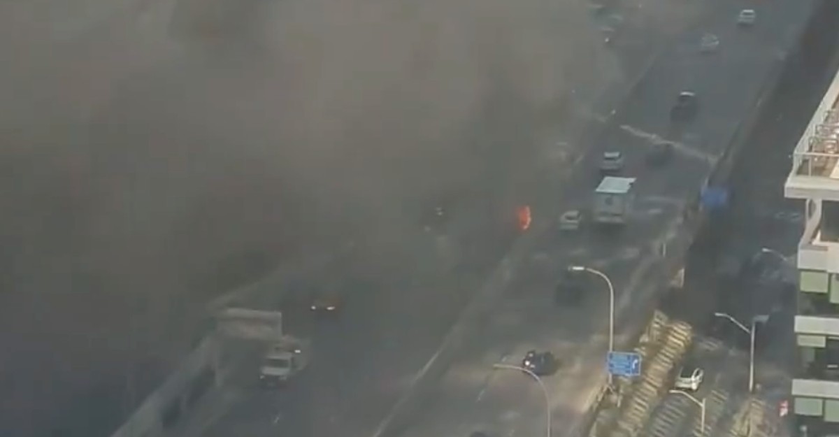 A fiery multi-vehicle collision on the eastbound Gardiner Expressway in Toronto, Ont. on June 19, 2026. (Photo: Sakbari1979 / X/Twitter)